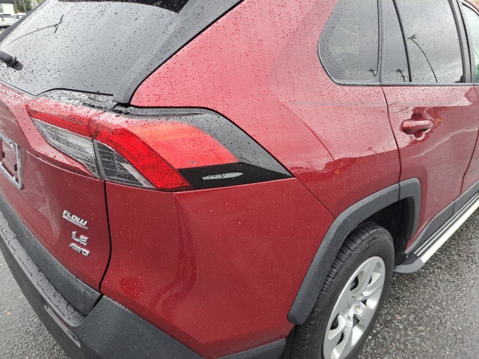 Used 2019 Toyota RAV4 LE w/ All Weather Liner Package AWD/4WD image 23