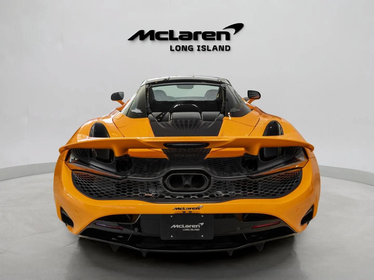 Used 2024 McLaren 750S Spider RWD image 7