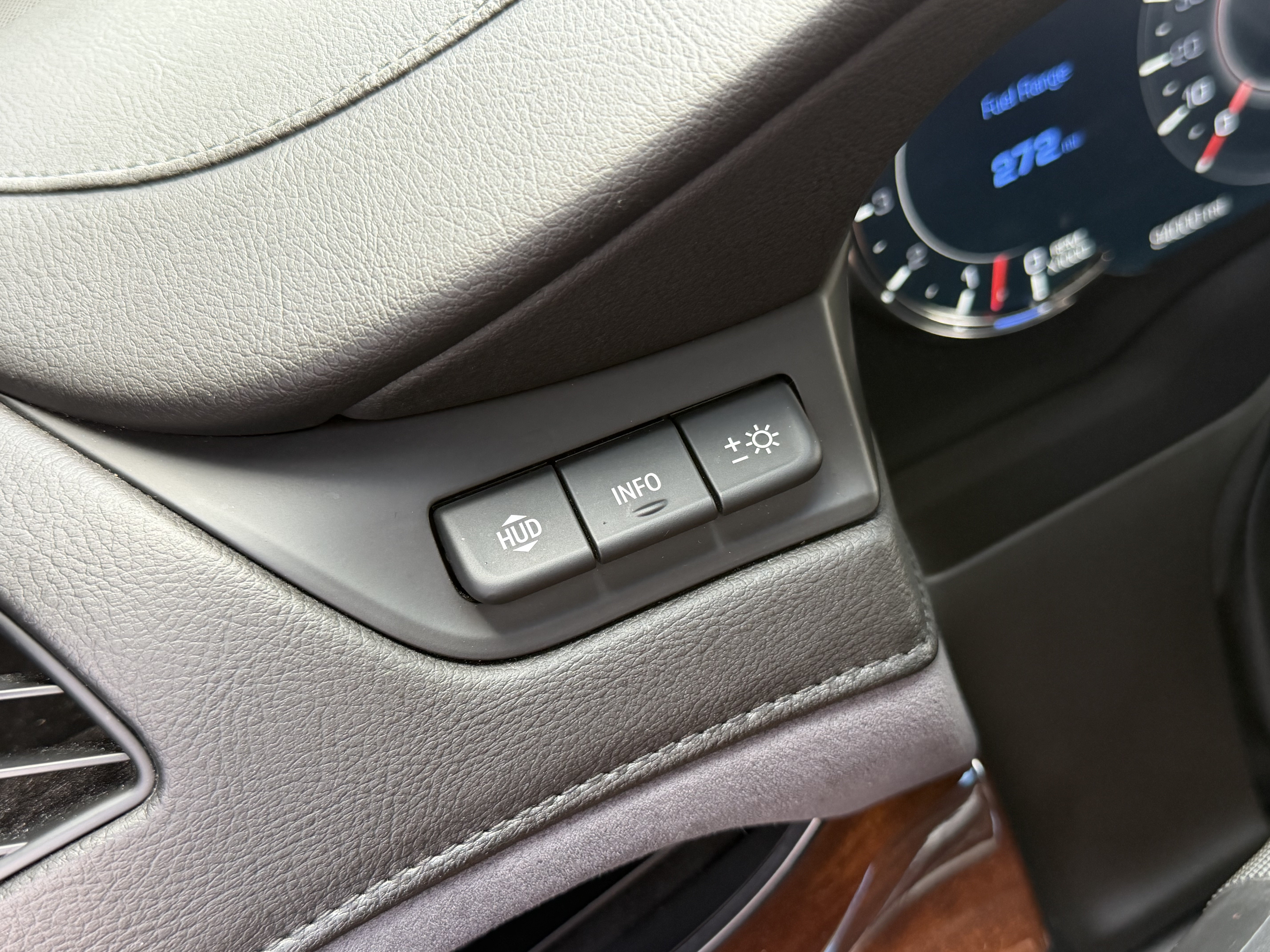 Used 2019 Cadillac Escalade ESV Luxury AWD/4WD image 45