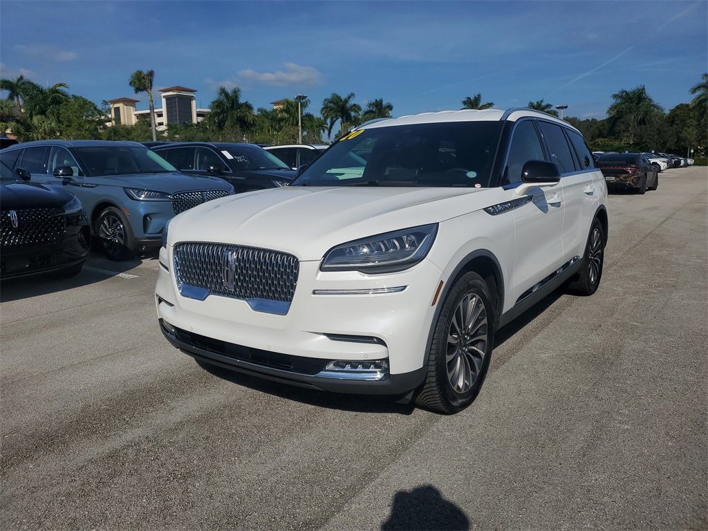 Used 2020 Lincoln Aviator Reserve w/ Elements Package Plus image 2