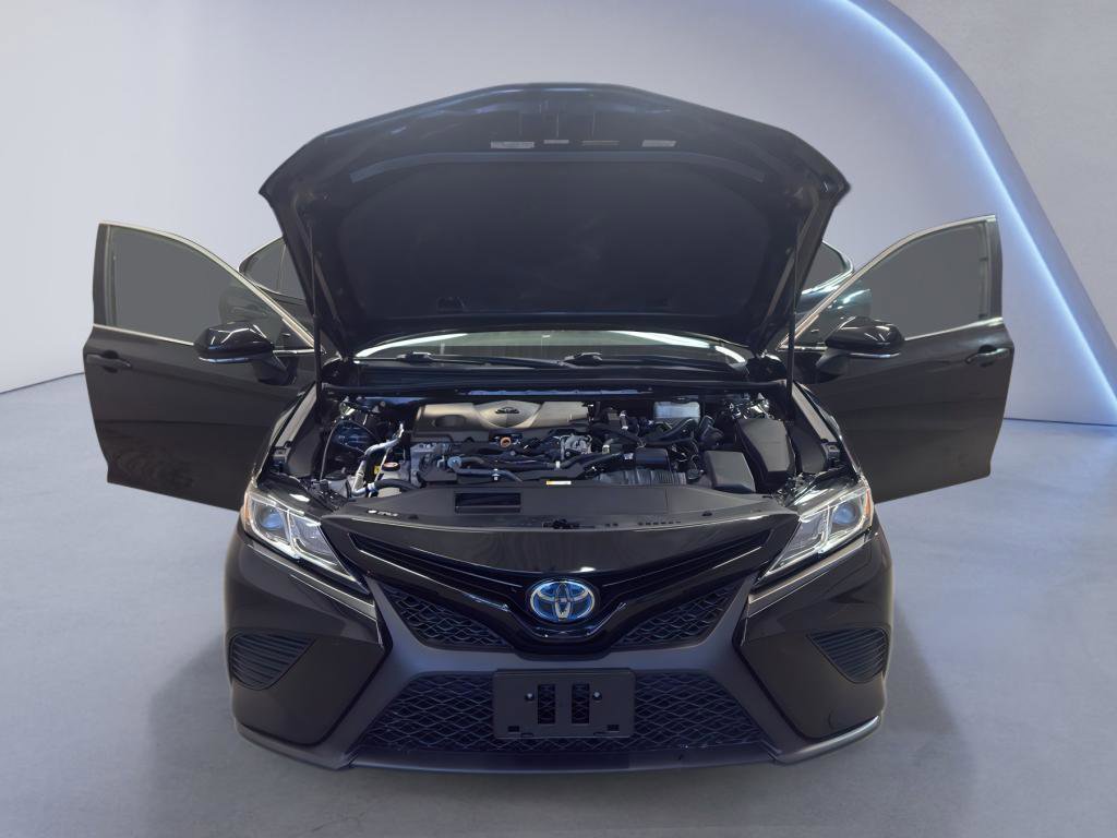 Used 2020 Toyota Camry SE w/ Sunroof Package image 9