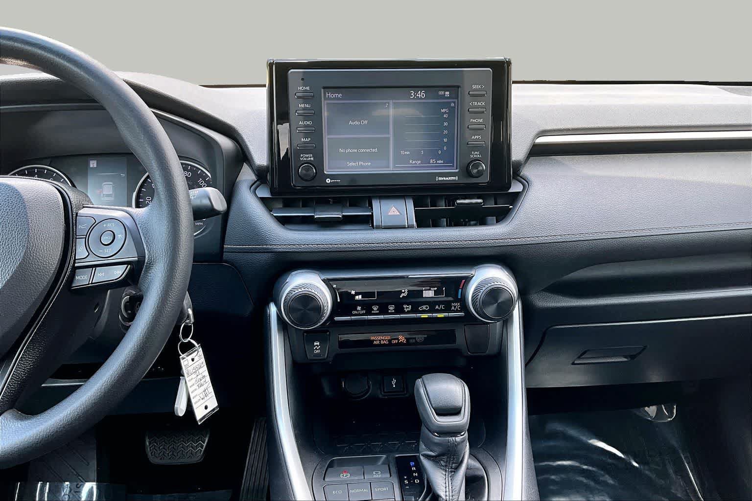 Used 2021 Toyota RAV4 LE FWD image 7