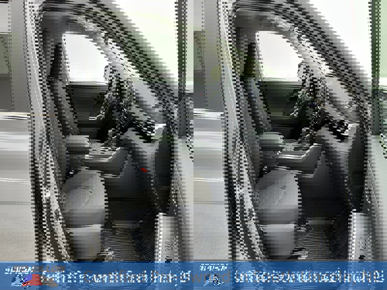 Used 2023 Toyota Highlander LE image 25