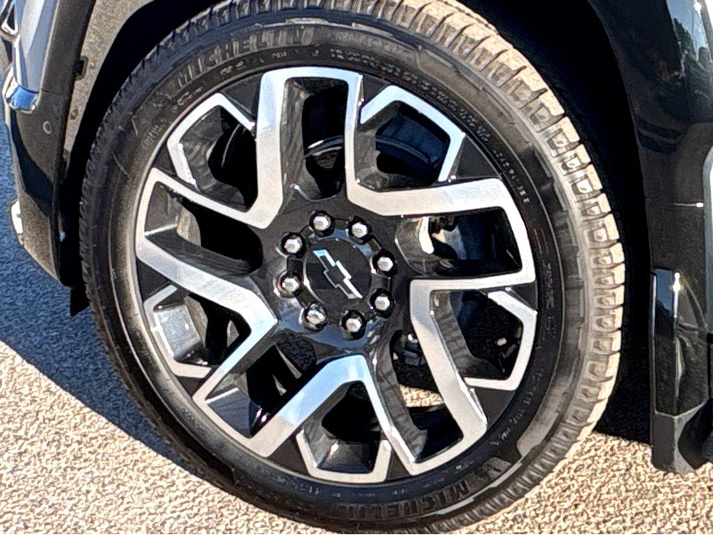 Used 2025 Chevrolet Silverado EV RST image 21