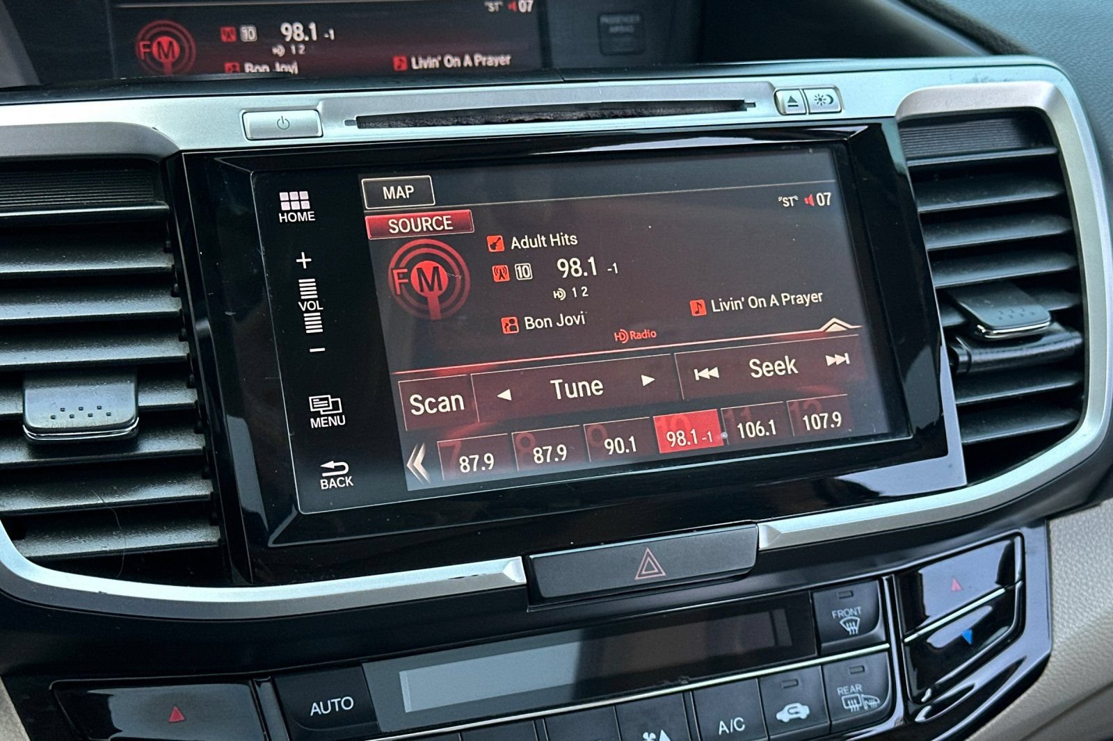 Used 2016 Honda Accord Touring image 24