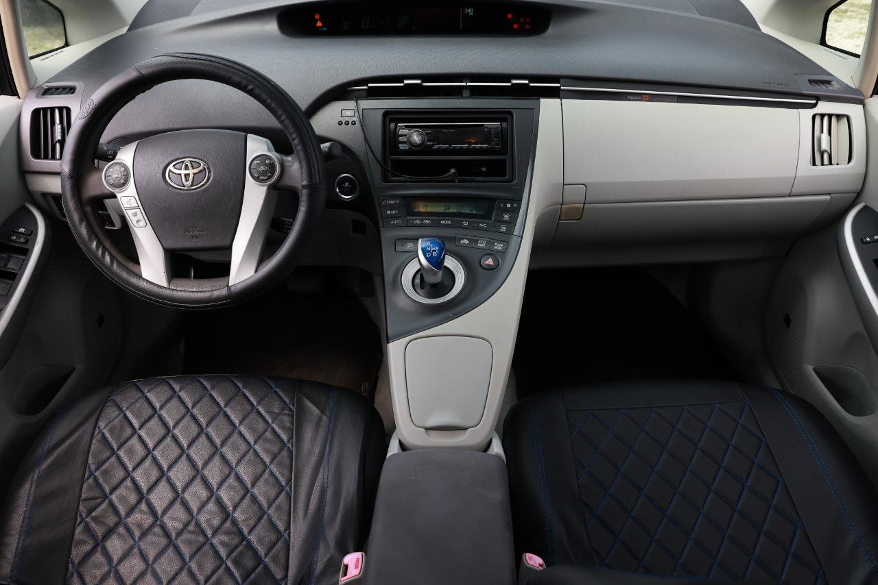 Used 2010 Toyota Prius Two FWD image 2