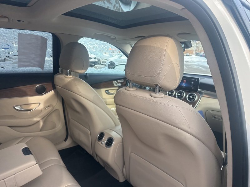 Used 2021 Mercedes-Benz GLC 300 GLC 300 image 9