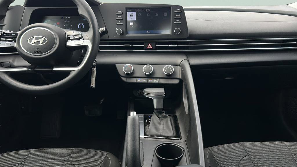 Certified 2025 Hyundai Elantra SE image 20