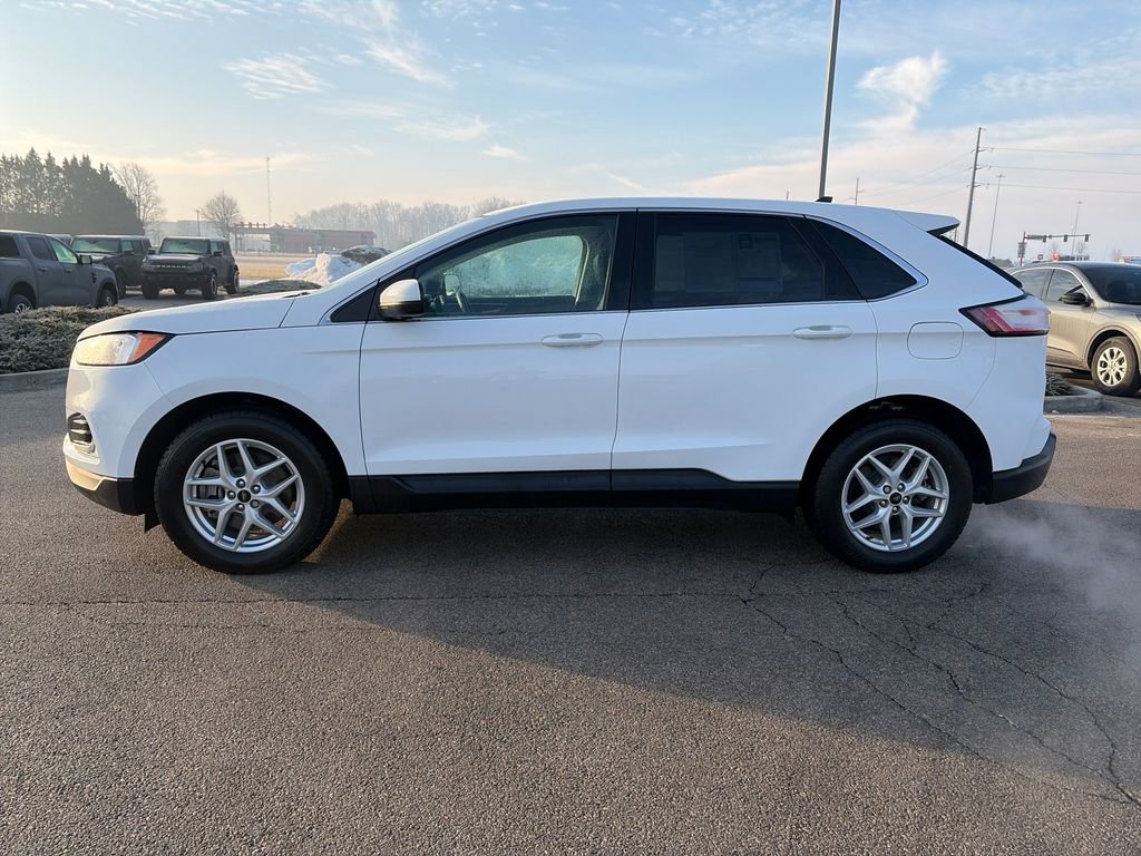 Used 2024 Ford Edge SEL w/ Convenience Package image 4