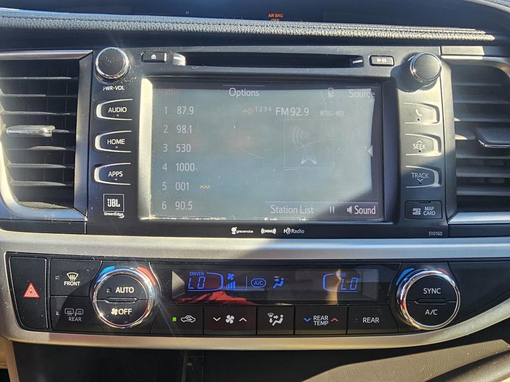 Used 2016 Toyota Highlander Limited image 18