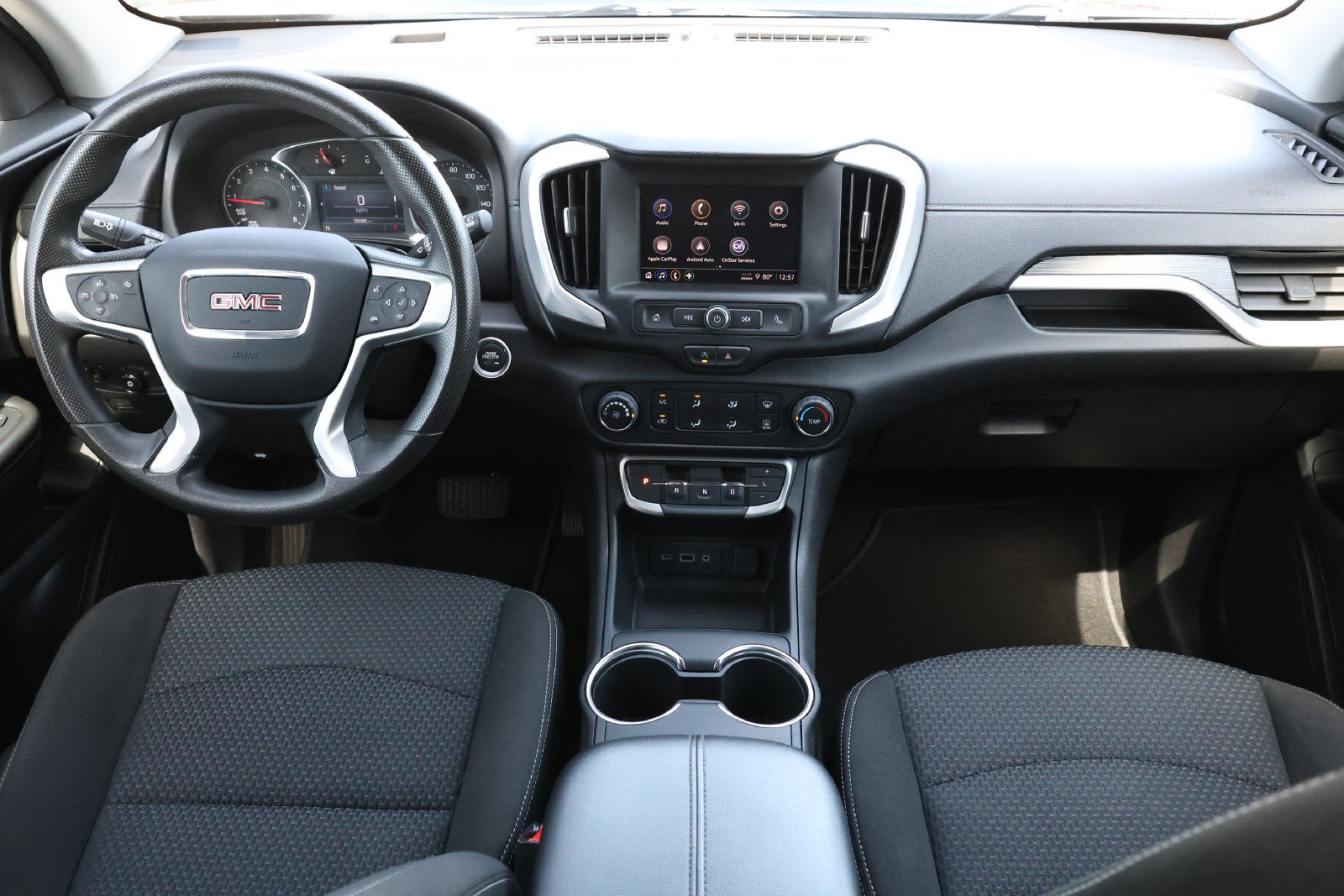 Used 2024 GMC Terrain SLE AWD/4WD image 2