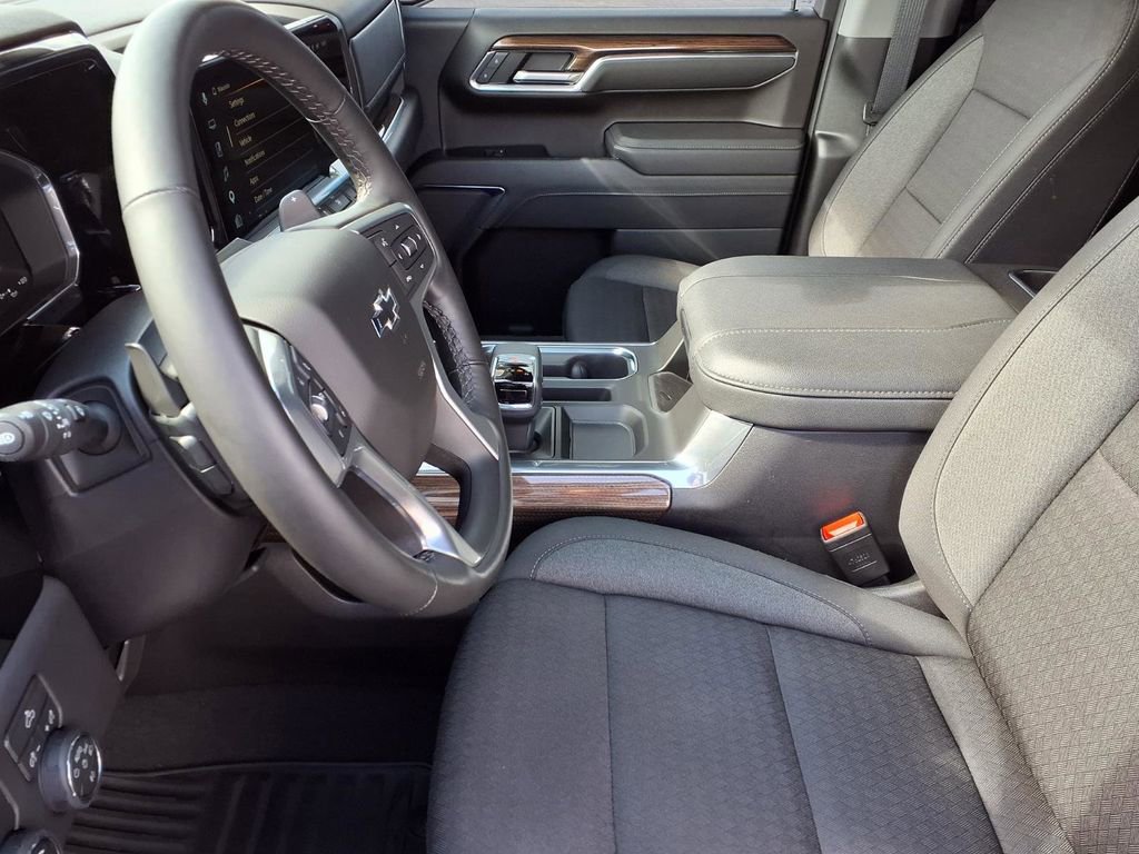Used 2026 Chevrolet Silverado 1500 RST w/ LPO, Dark Essentials Package RWD image 17