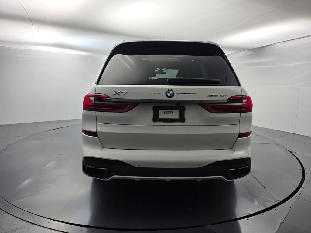 Used 2022 BMW X7 xDrive40i w/ M Sport Package AWD/4WD image 5