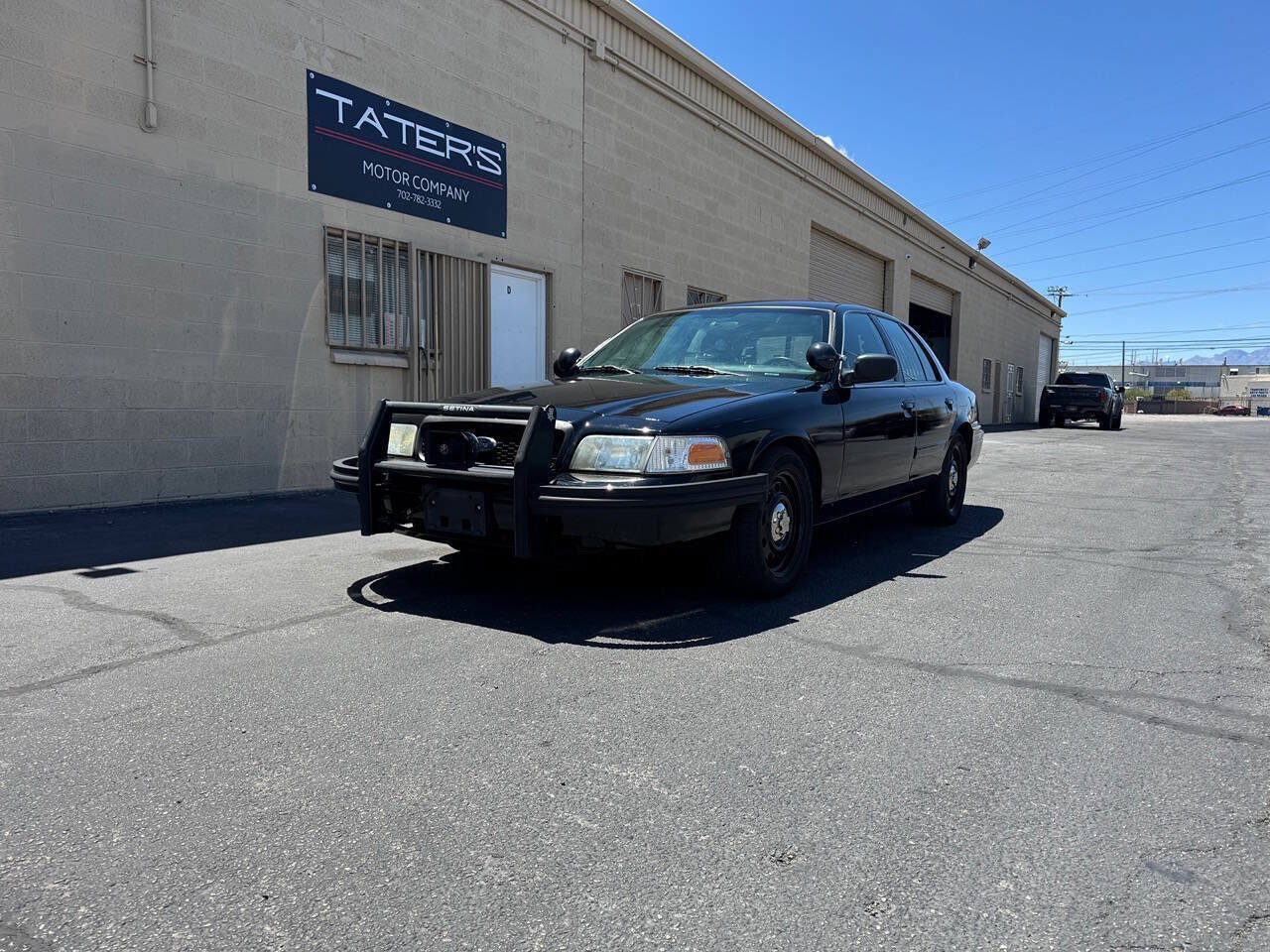 Used 2011 Ford Crown Victoria Police Interceptor w/ Radio Suppression Pkg RWD image 2