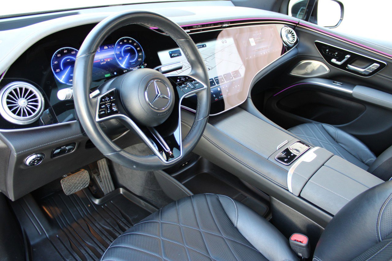 Used 2023 Mercedes-Benz EQS 580 4MATIC SUV image 9