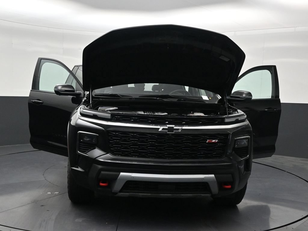 Used 2024 Chevrolet Traverse Z71 w/ Enhanced Driving Package AWD/4WD image 35
