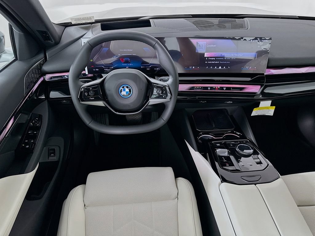 New 2026 BMW i5 eDrive40 w/ Premium Package image 19