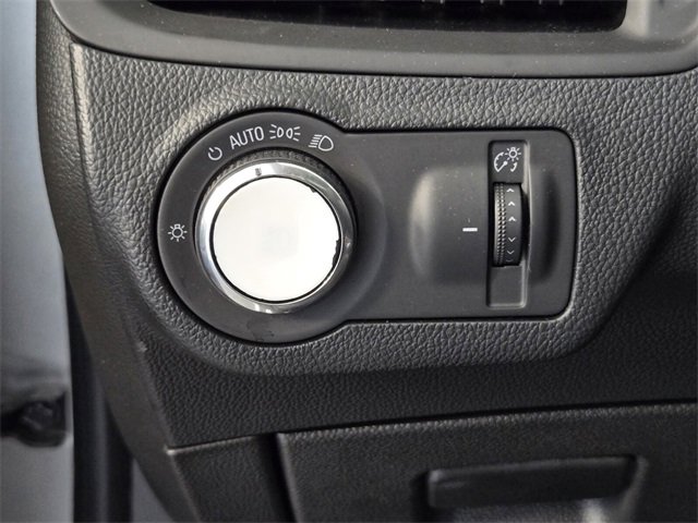 Used 2019 Buick Envision Essence image 29