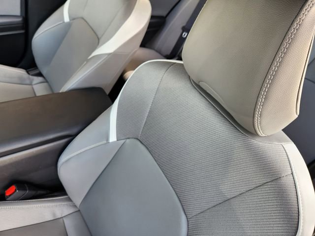 Used 2025 Toyota Camry SE w/ Convenience Package image 24