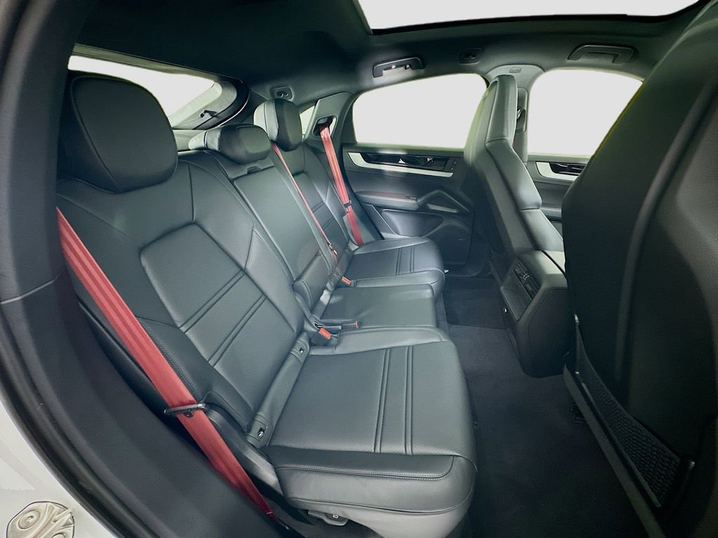 New 2026 Porsche Cayenne Coupe AWD/4WD image 29