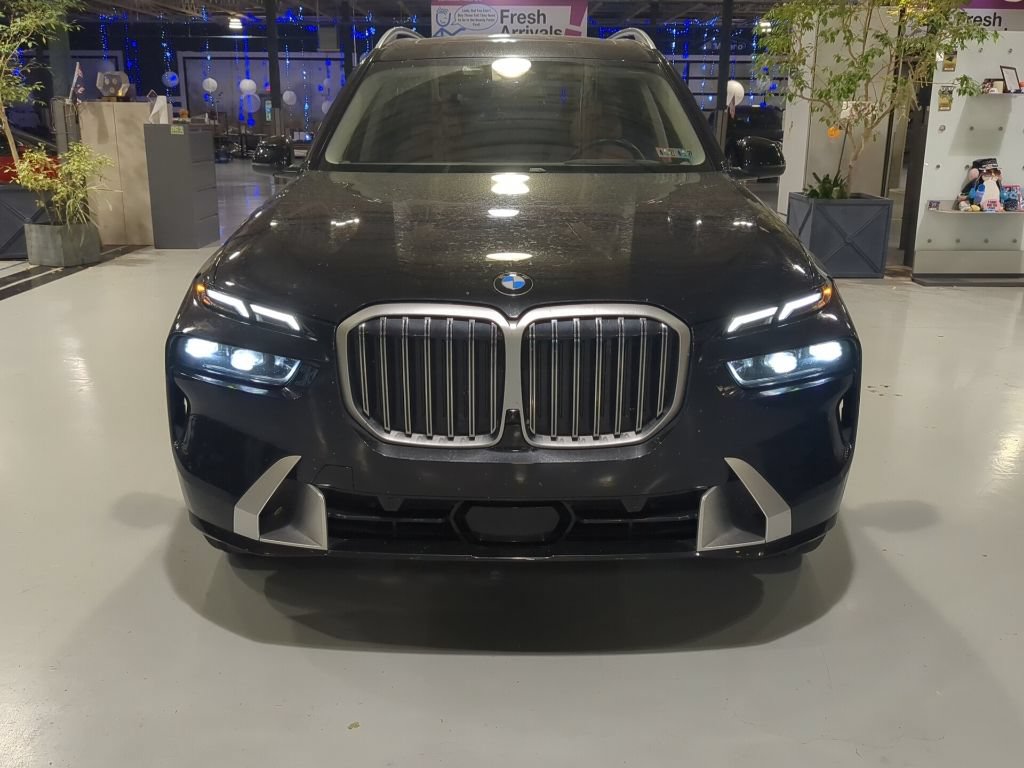 Certified 2024 BMW X7 xDrive40i w/ Premium Package AWD/4WD image 3