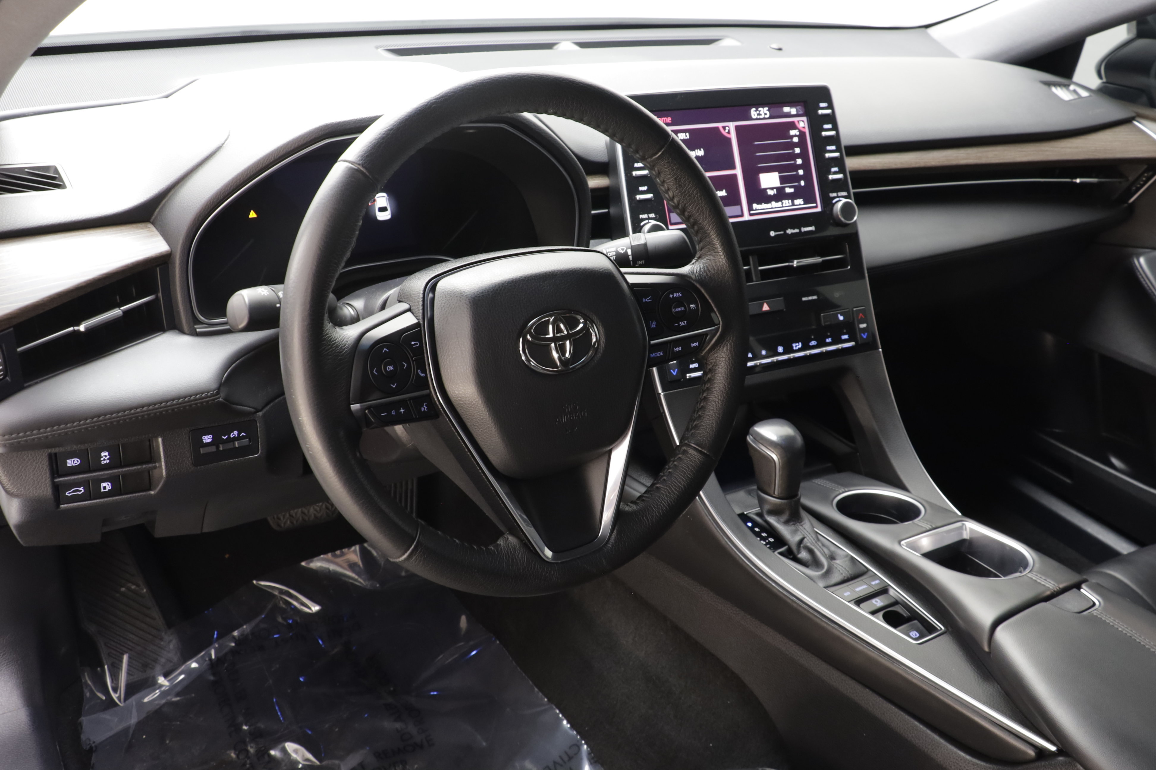 Used 2022 Toyota Avalon XLE FWD image 7