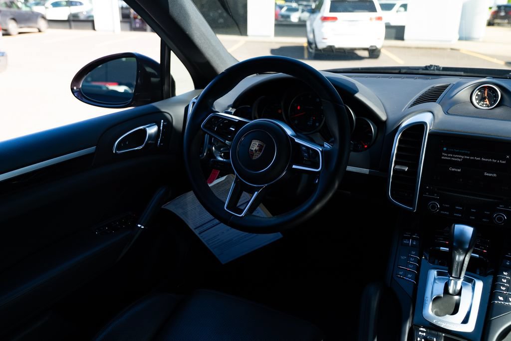 Used 2017 Porsche Cayenne AWD/4WD image 10