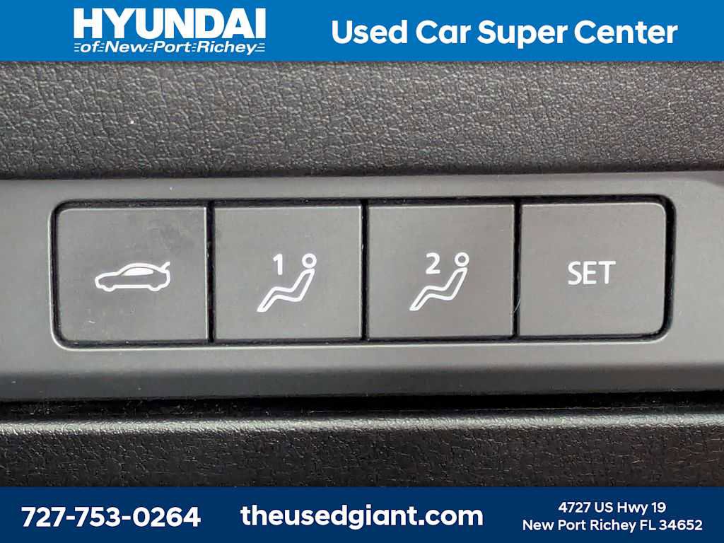 Used 2021 MAZDA MAZDA3 s FWD image 29