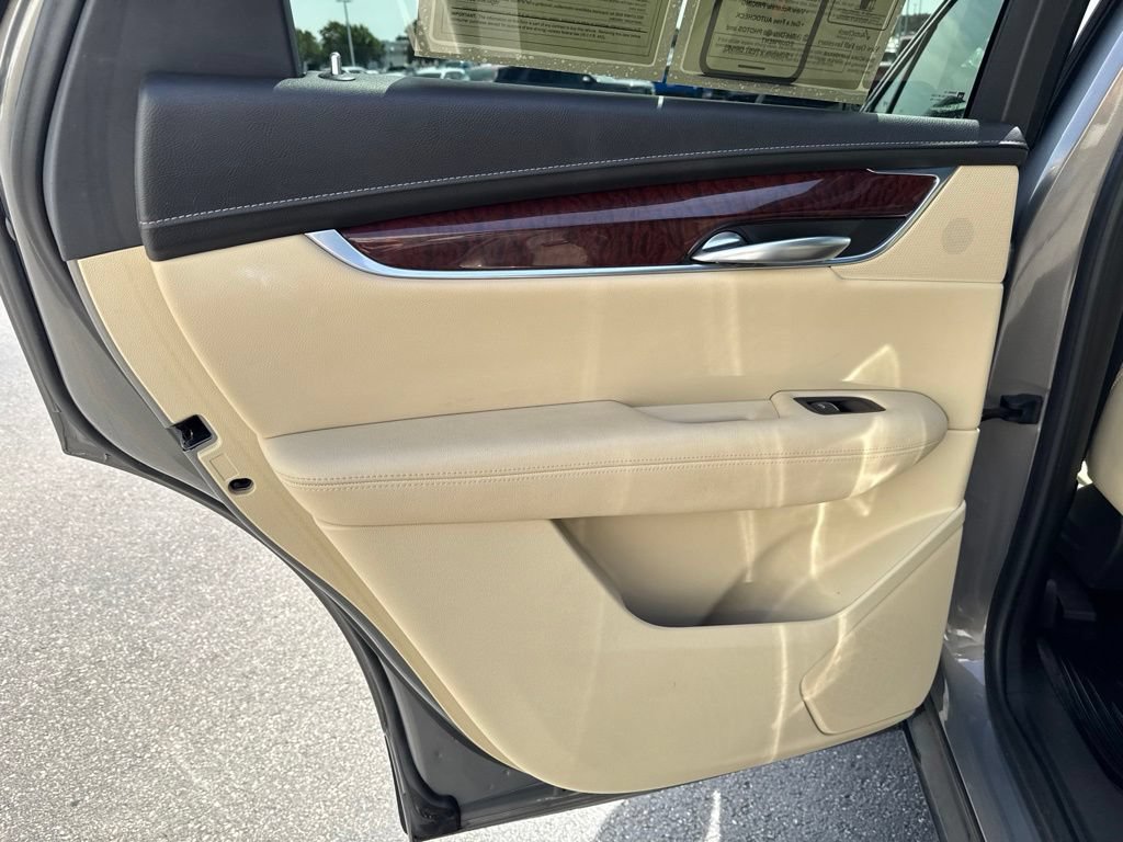 Used 2018 Cadillac XT5 Luxury w/ Driver Awareness Package AWD/4WD image 34