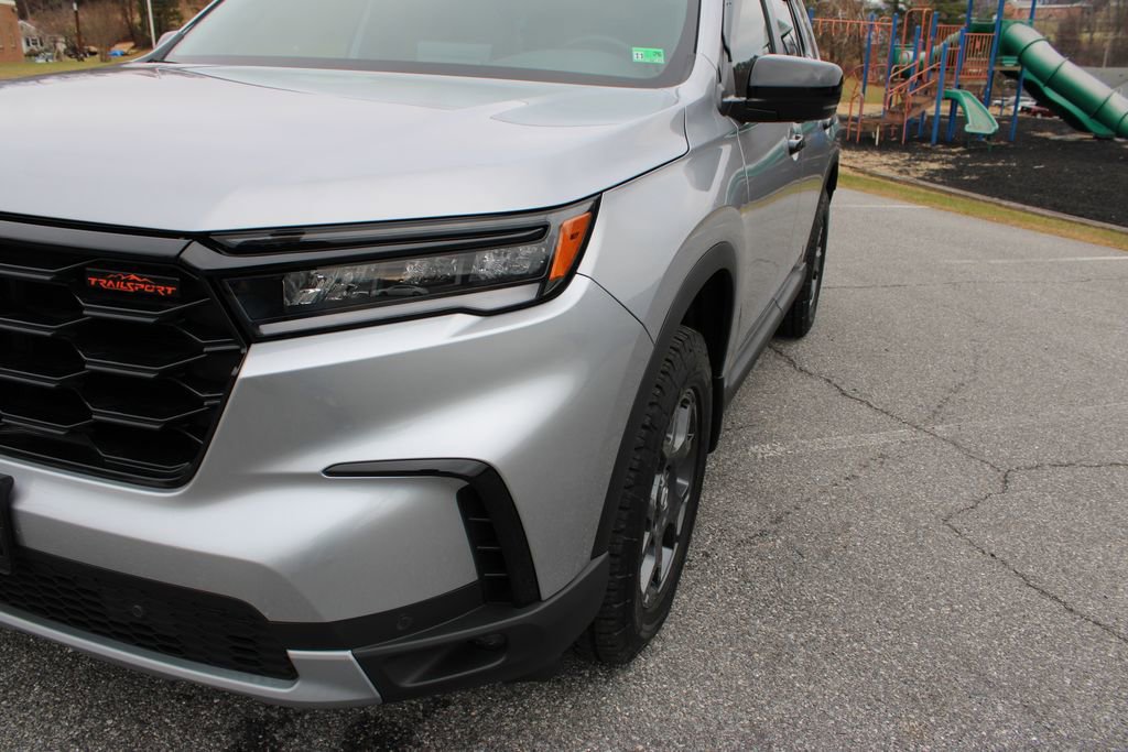 Used 2025 Honda Pilot TrailSport image 44