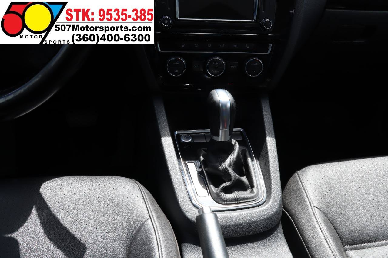 Used 2017 Volkswagen Jetta SEL FWD image 21