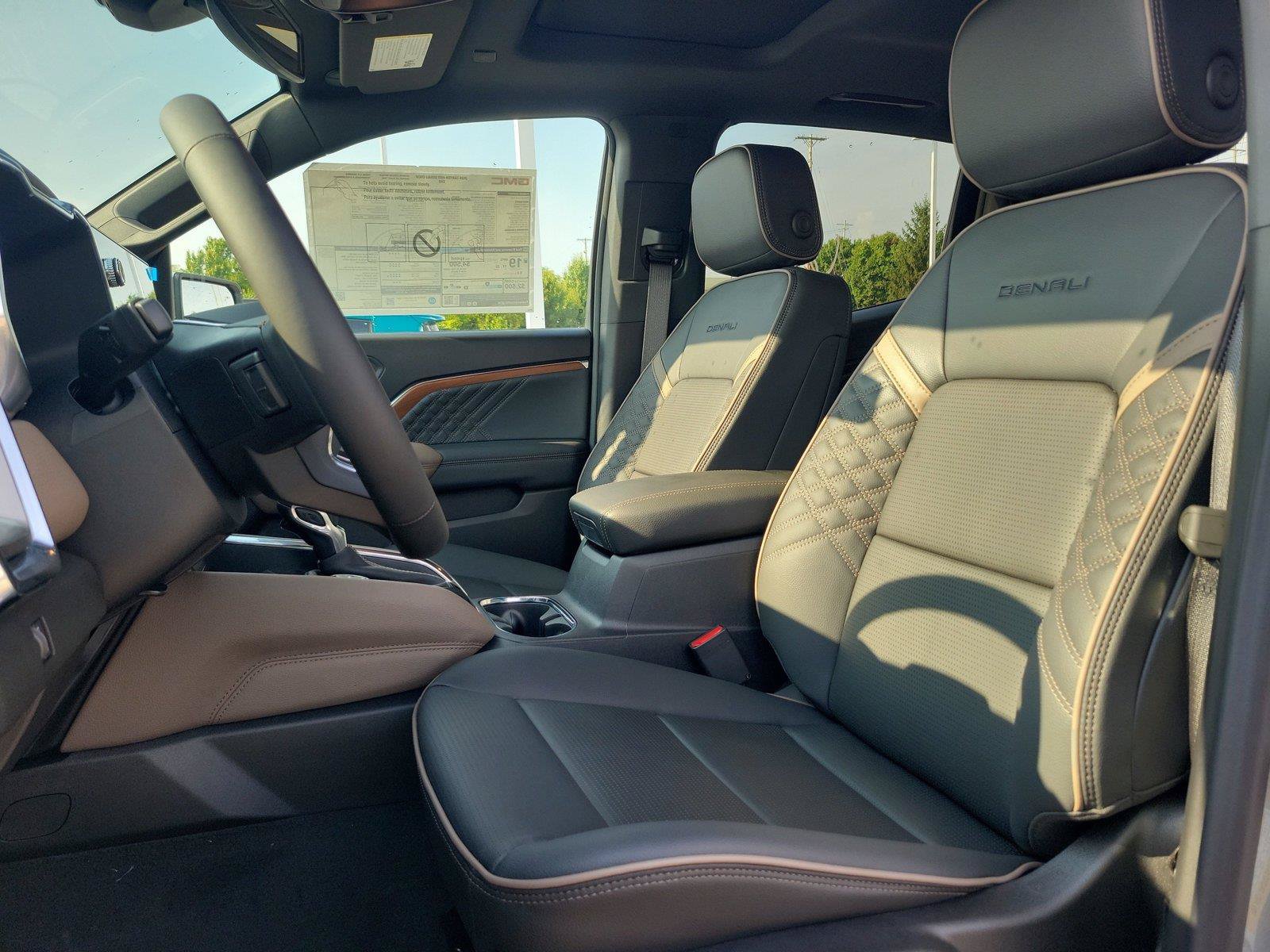 New 2026 GMC Canyon Denali AWD/4WD image 17