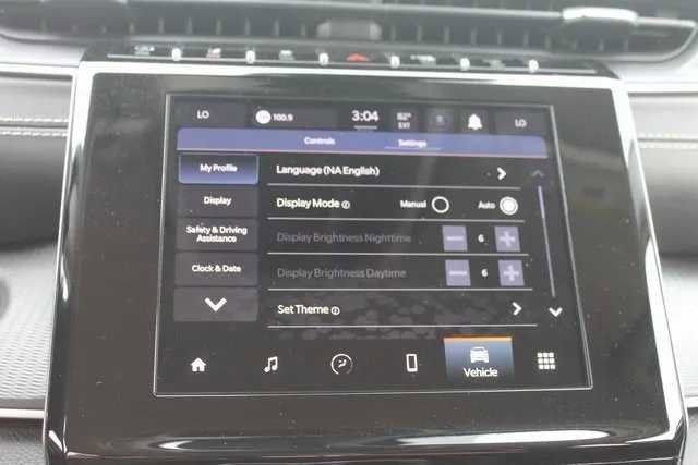 Used 2023 Jeep Grand Cherokee Laredo image 17