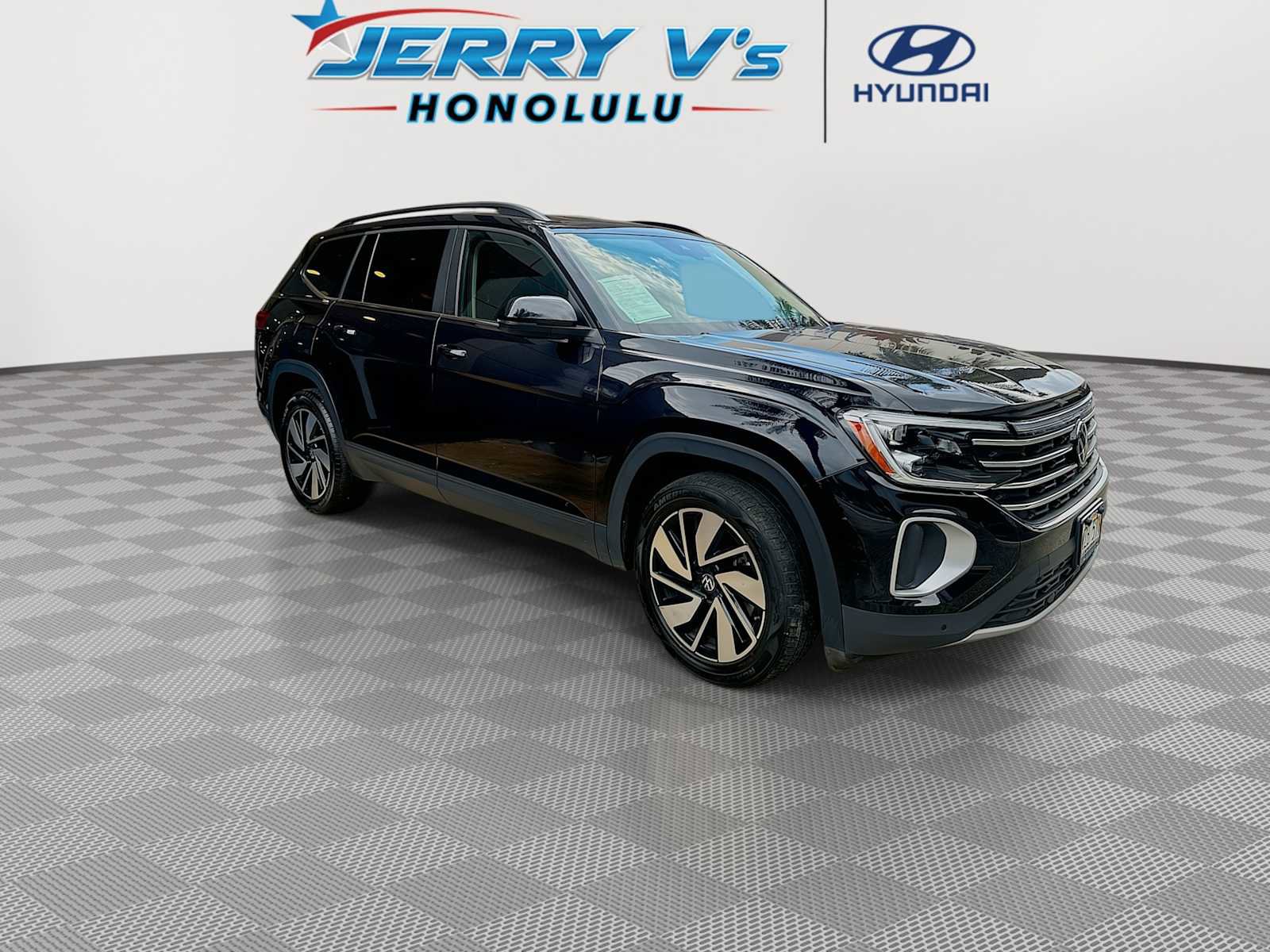Used 2024 Volkswagen Atlas SE FWD image 2