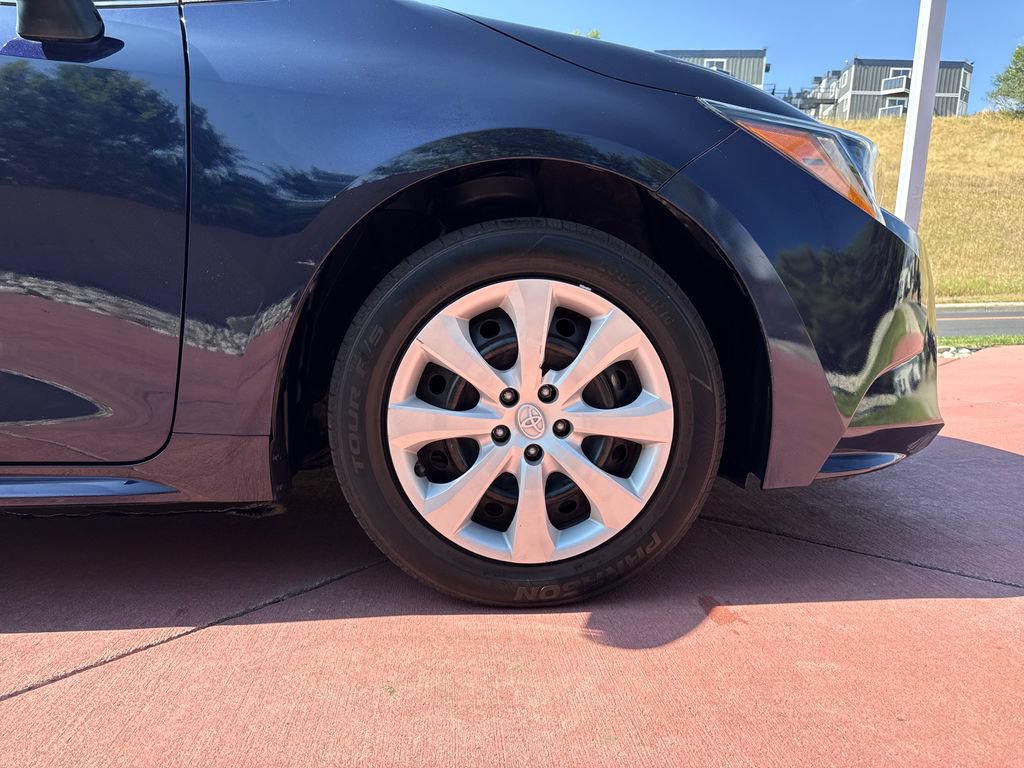 Used 2022 Toyota Corolla LE FWD image 31