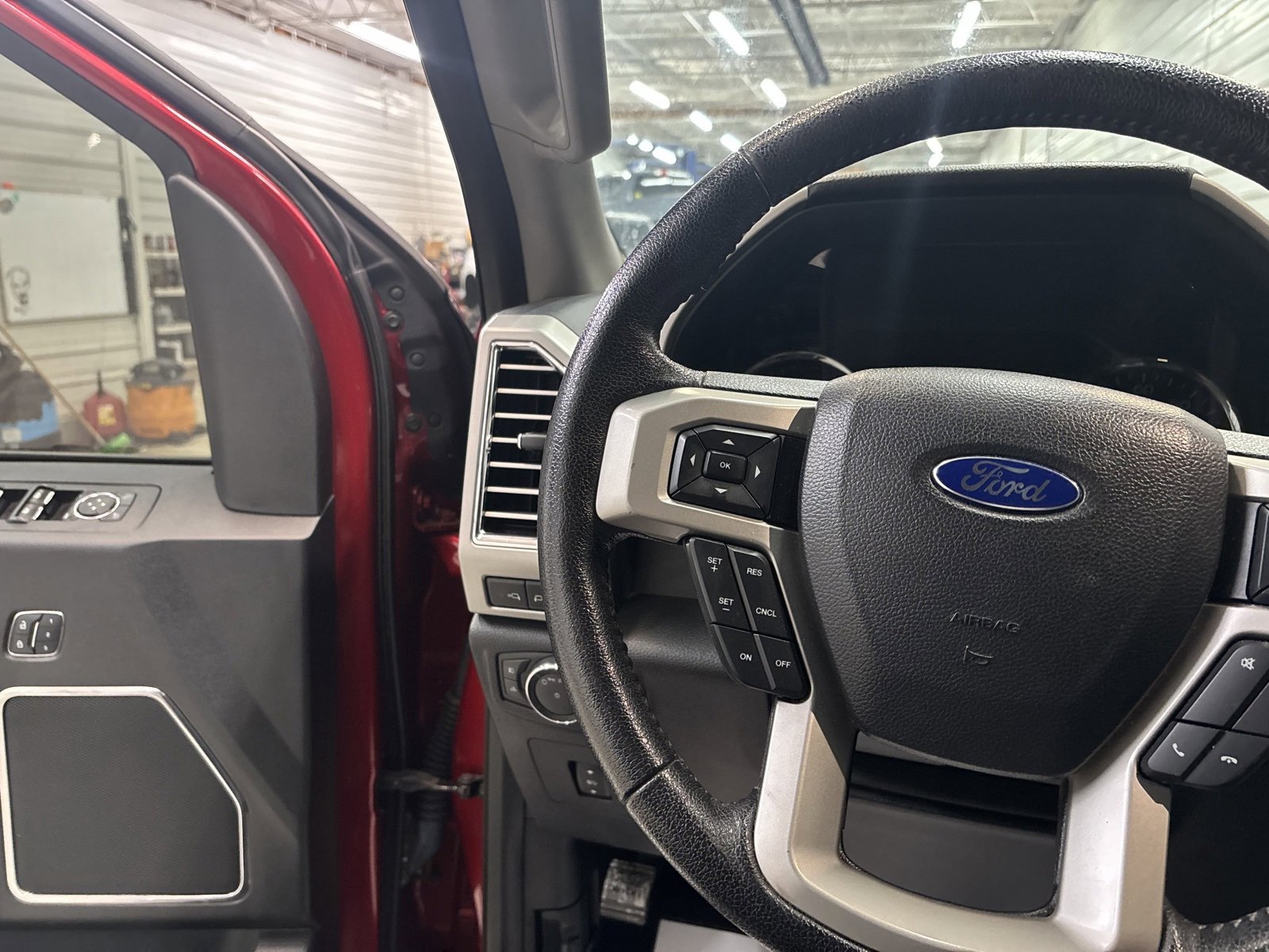 Used 2015 Ford F150 Lariat w/ Equipment Group 502A Luxury image 14