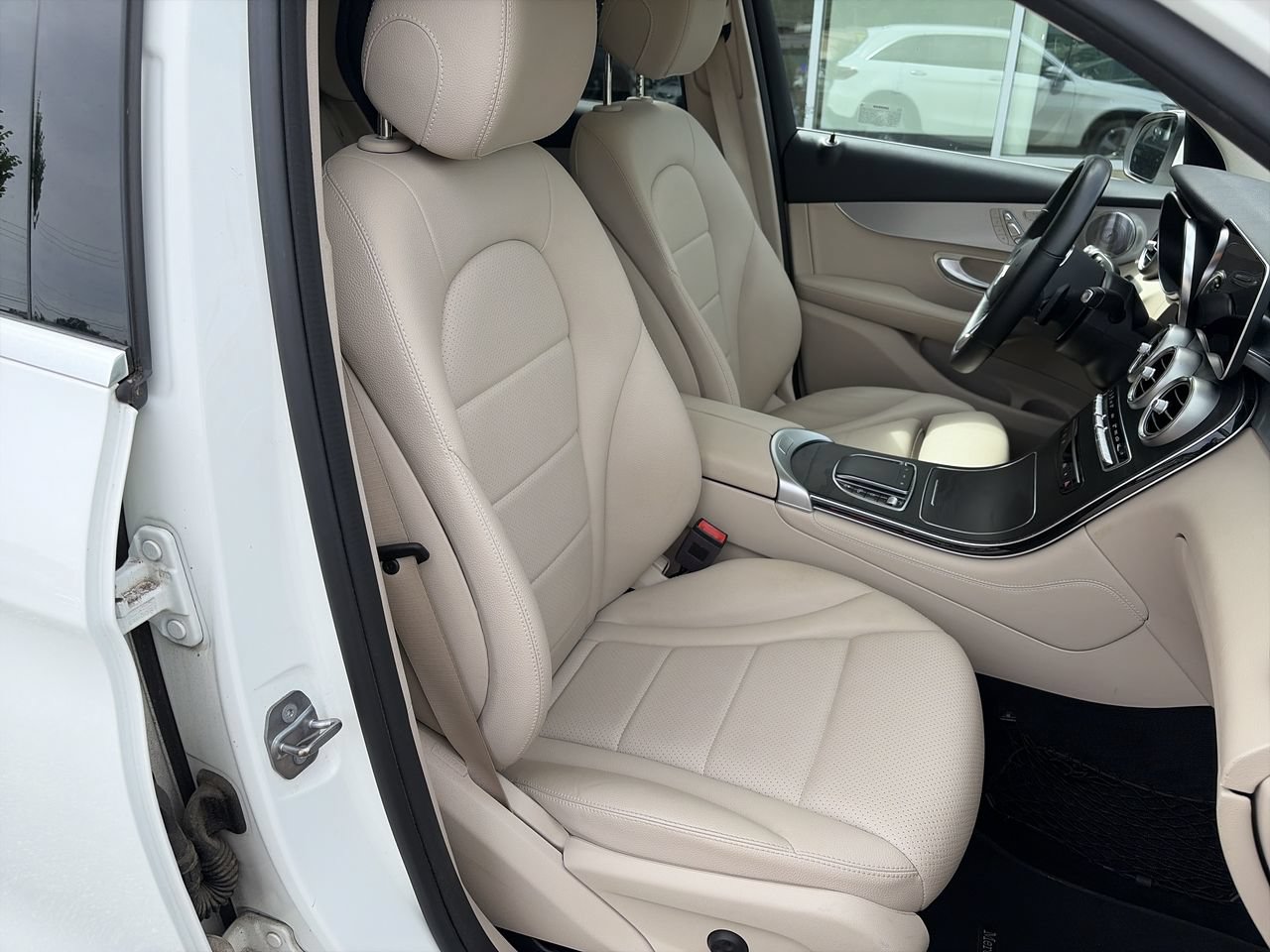 Used 2020 Mercedes-Benz GLC 300 image 37