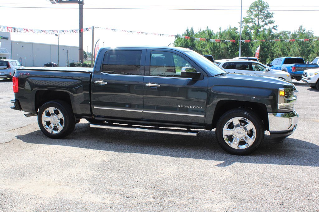 Used 2018 Chevrolet Silverado 1500 LTZ w/ Sport Package image 12
