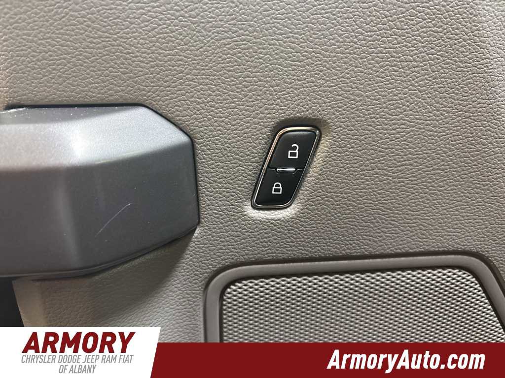 Used 2019 Ford F150 XLT w/ Equipment Group 302A Luxury image 10