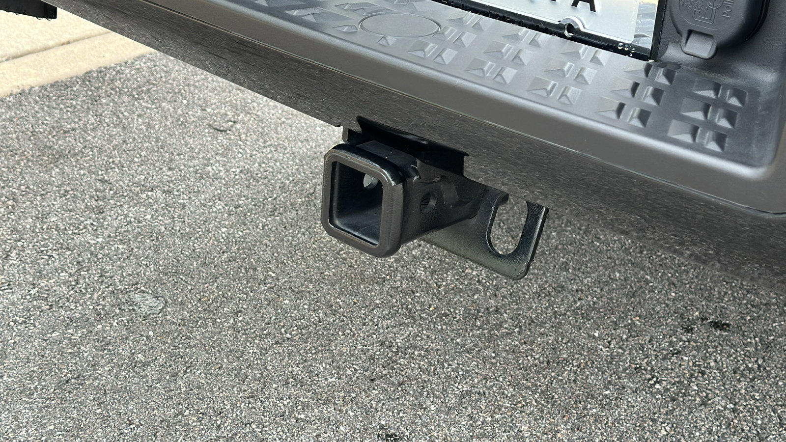 Certified 2024 Nissan Titan SV w/ SV Bronze Edition Package image 11