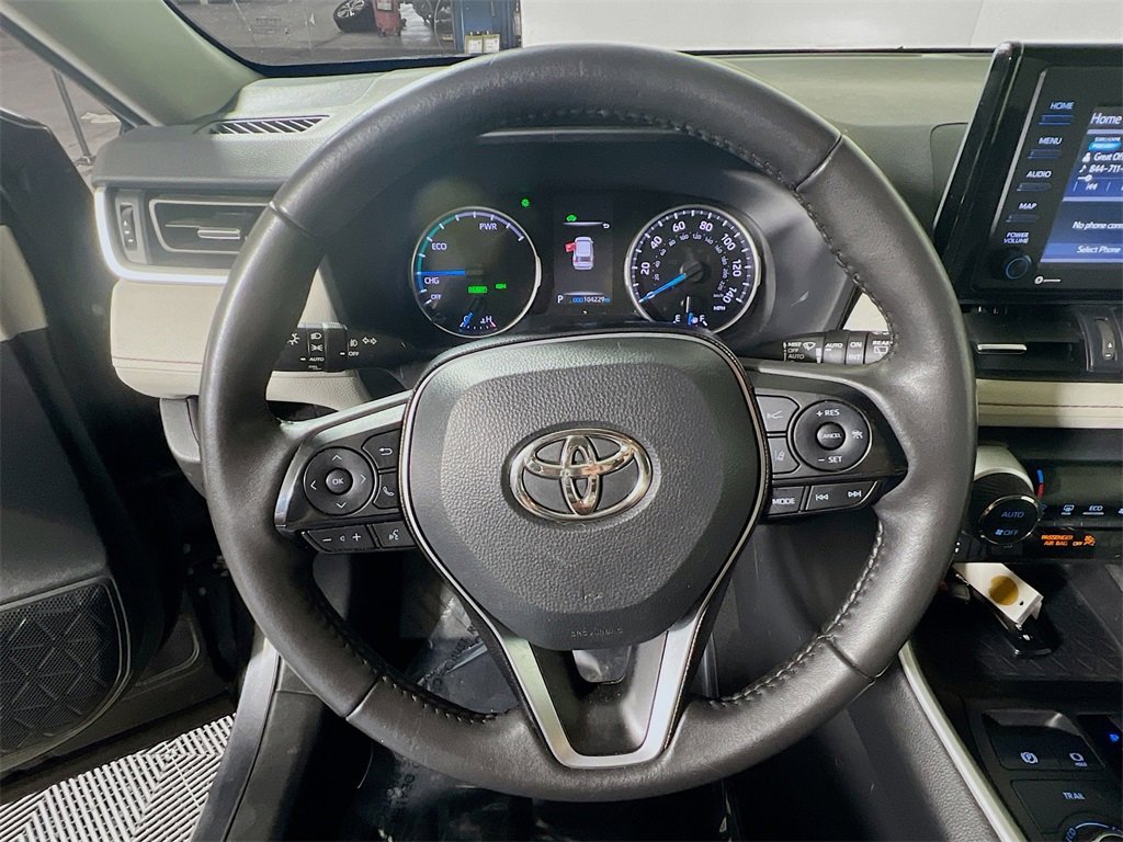 Certified 2021 Toyota RAV4 XLE Premium image 11