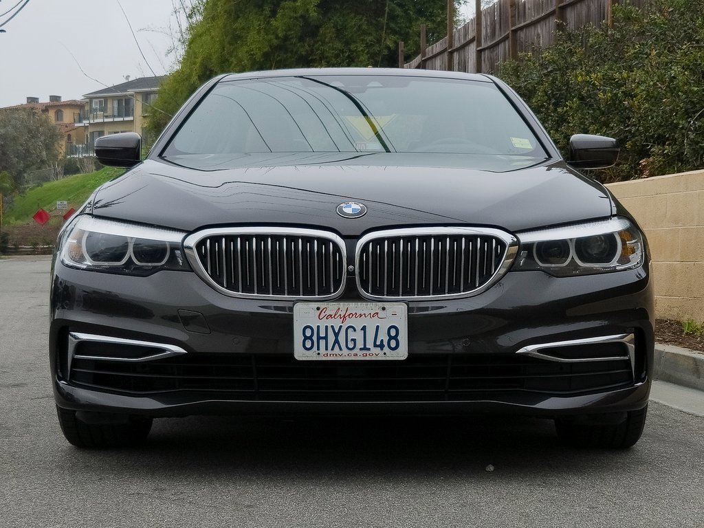 Used 2019 BMW 540i w/ Convenience Package image 3