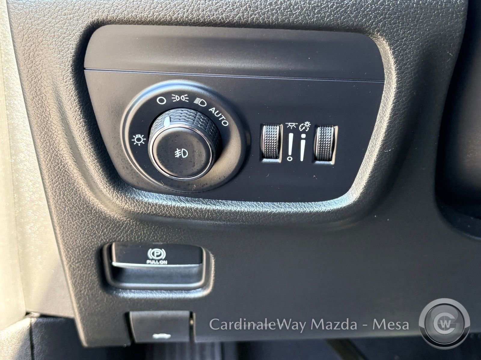 Used 2024 Jeep Grand Cherokee L Limited w/ Luxury Tech Group II image 21