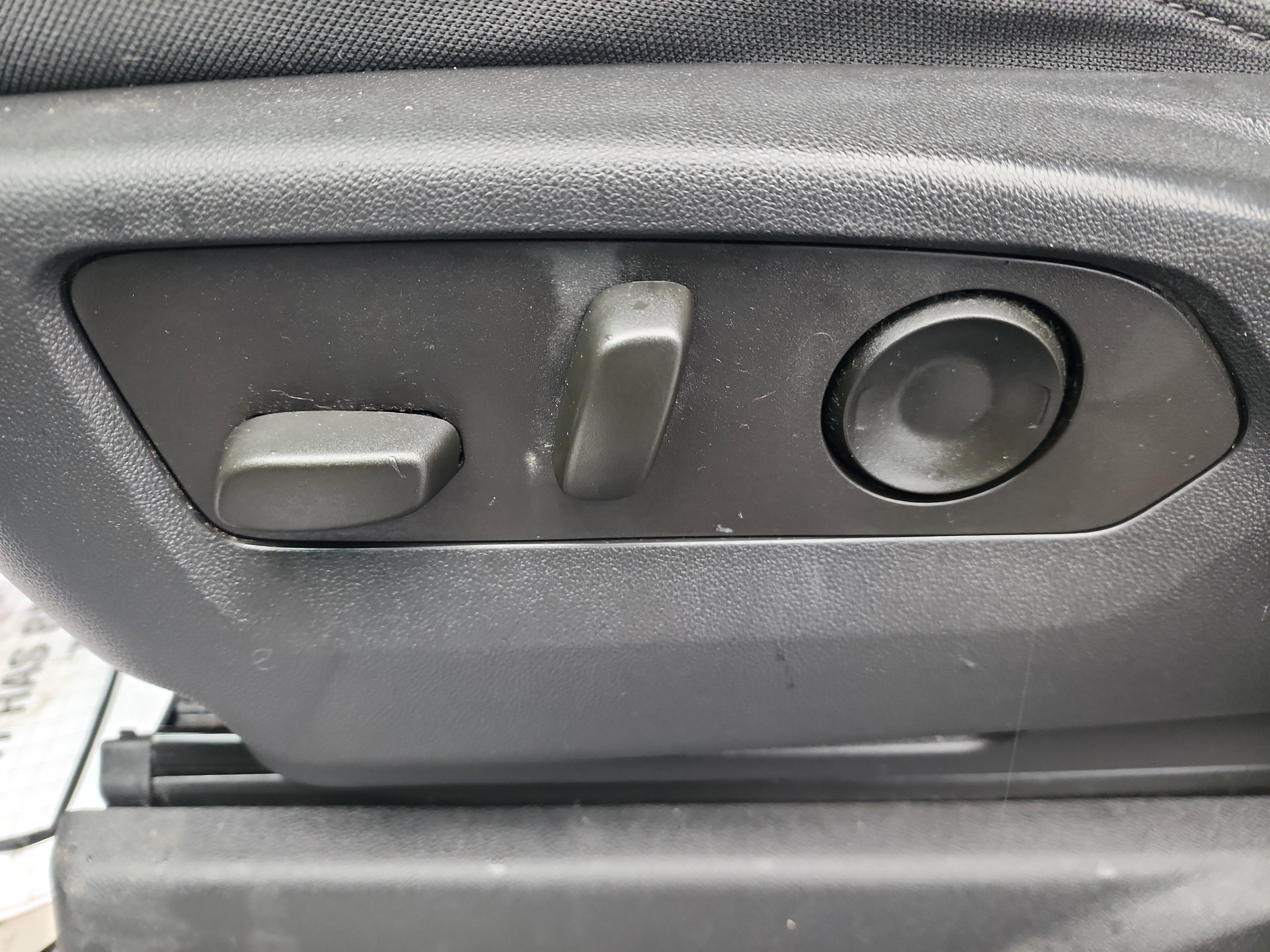 Used 2023 Chevrolet Silverado 1500 Custom image 11