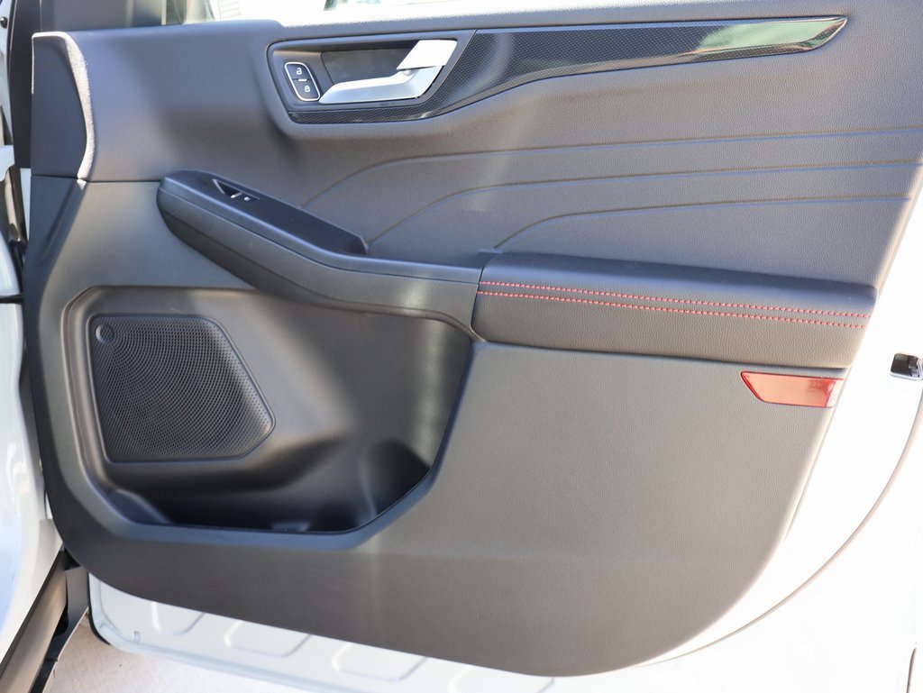 New 2026 Ford Escape ST-Line w/ Tech Pack #1 image 8