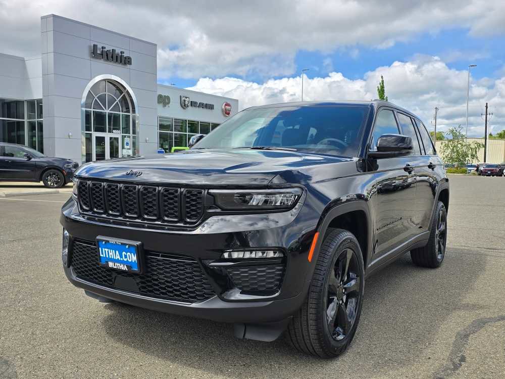 New 2025 Jeep Grand Cherokee Limited w/ Black Appearance Package