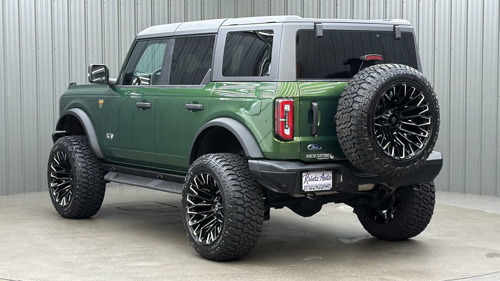 Used 2025 Ford Bronco Badlands image 3