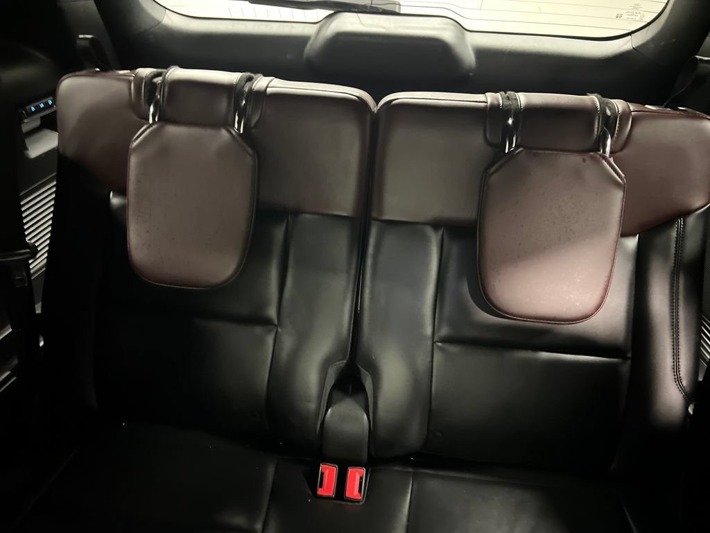 Used 2020 Ford Explorer Platinum w/ Premium Technology Package AWD/4WD image 14