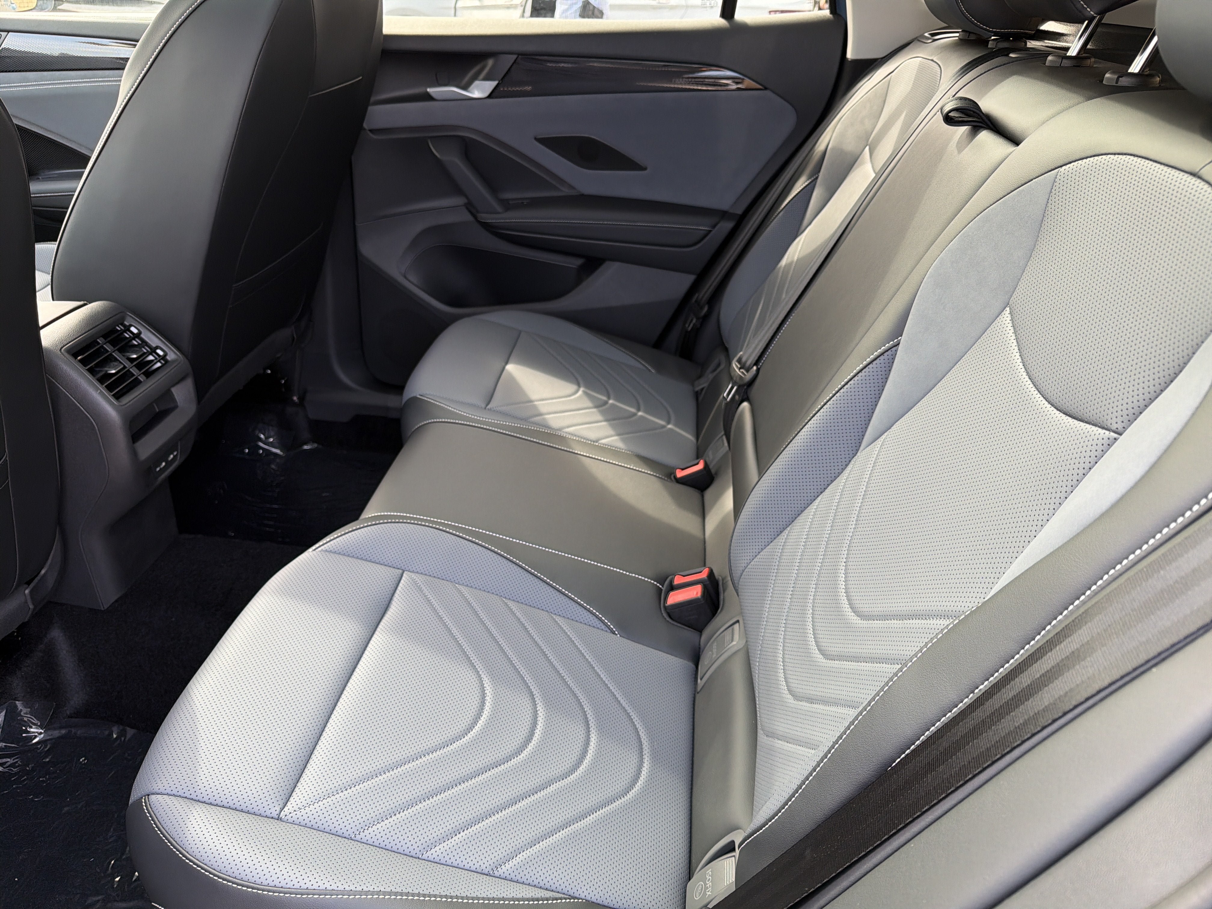 New 2026 Volkswagen Tiguan SE AWD/4WD image 22