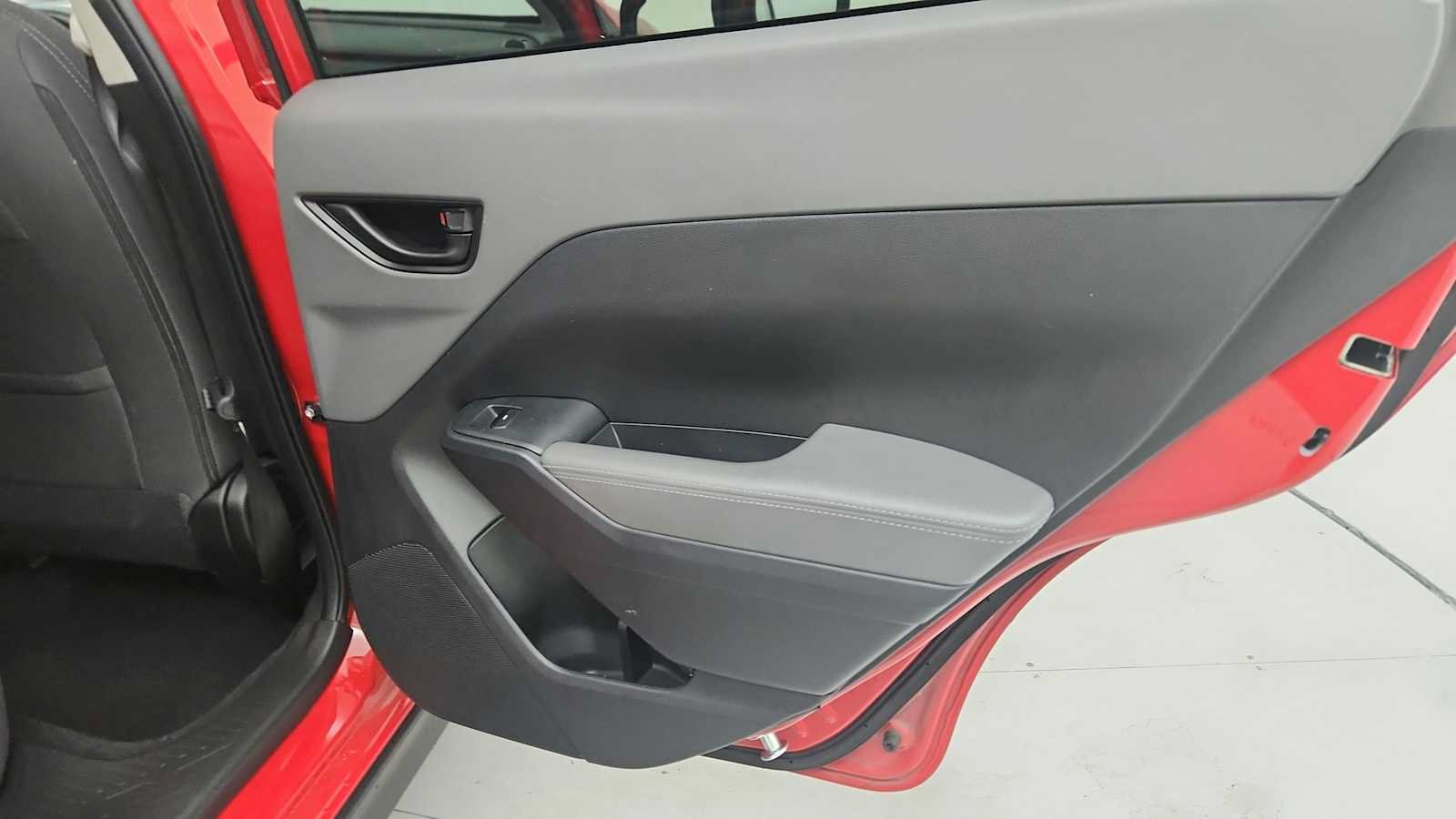 Used 2025 Subaru Crosstrek 2.5i Premium AWD/4WD image 31